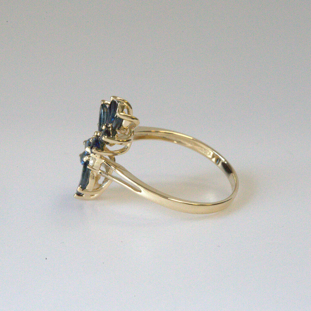 American Jewelry ESTATE 14k Yellow Gold 0.04ctw Diamond & 1.5ctw Sapphire Marquise Cluster Ring (Size 6.5)