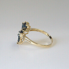 American Jewelry ESTATE 14k Yellow Gold 0.04ctw Diamond & 1.5ctw Sapphire Marquise Cluster Ring (Size 6.5)