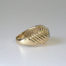 American Jewelry ESTATE 14k Yellow Gold Oval Top 1/3ctw Diamond Cluster Ring (7.5)