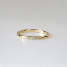 American Jewelry ESTATE 14k Yellow Gold 0.06ctw Diamond Ring (Size 4)