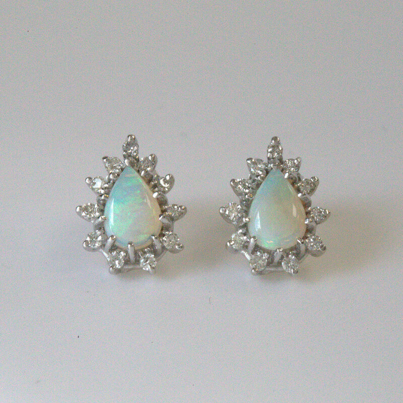 American Jewelry ESTATE 14k White Gold 0.35ctw Diamond Halo & Pear Opal Stud Earrings