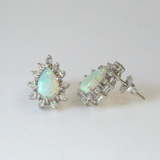 American Jewelry ESTATE 14 White Gold 0.35ctw Diamond Halo & Pear Opal Stud Earrings