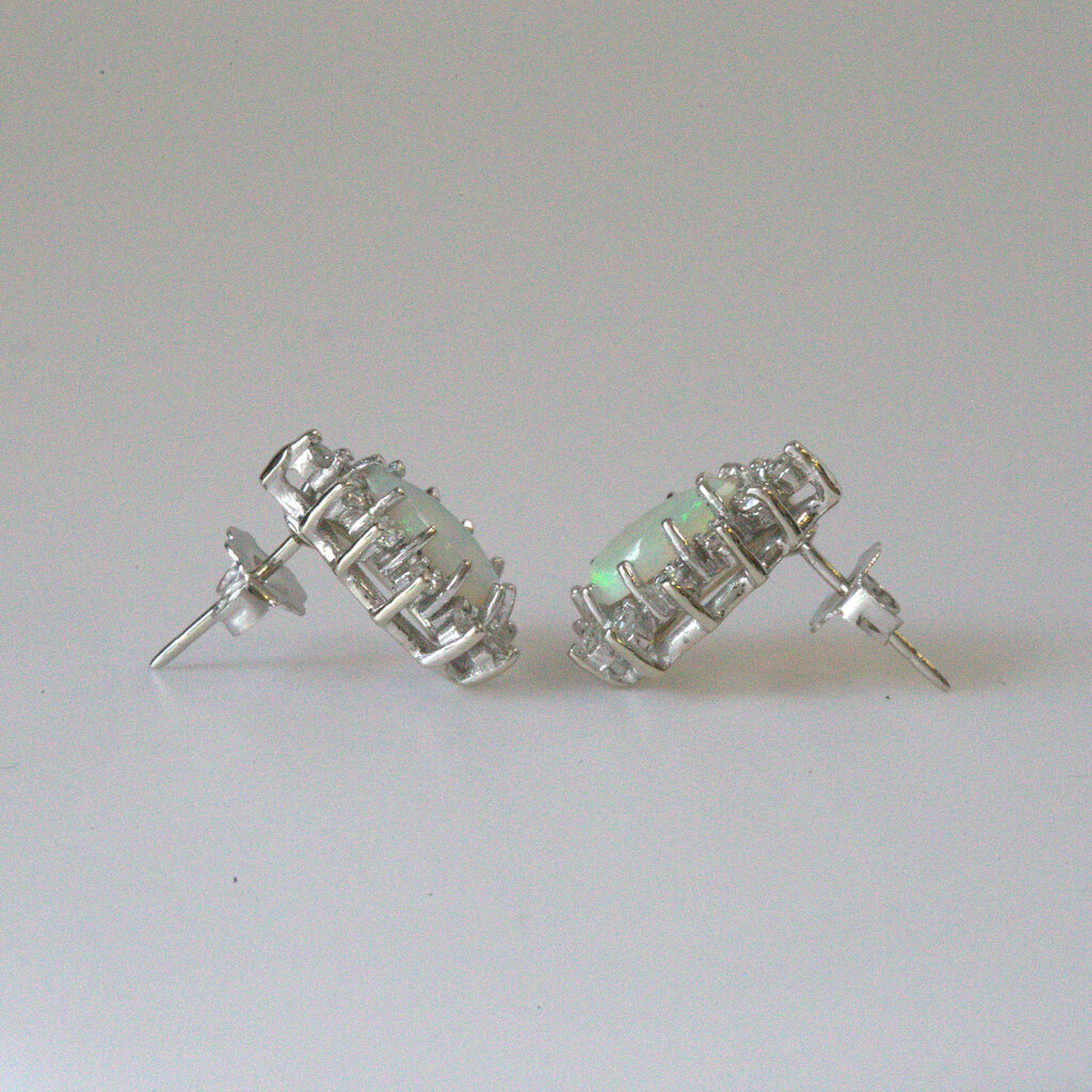American Jewelry ESTATE 14 White Gold 0.35ctw Diamond Halo & Pear Opal Stud Earrings