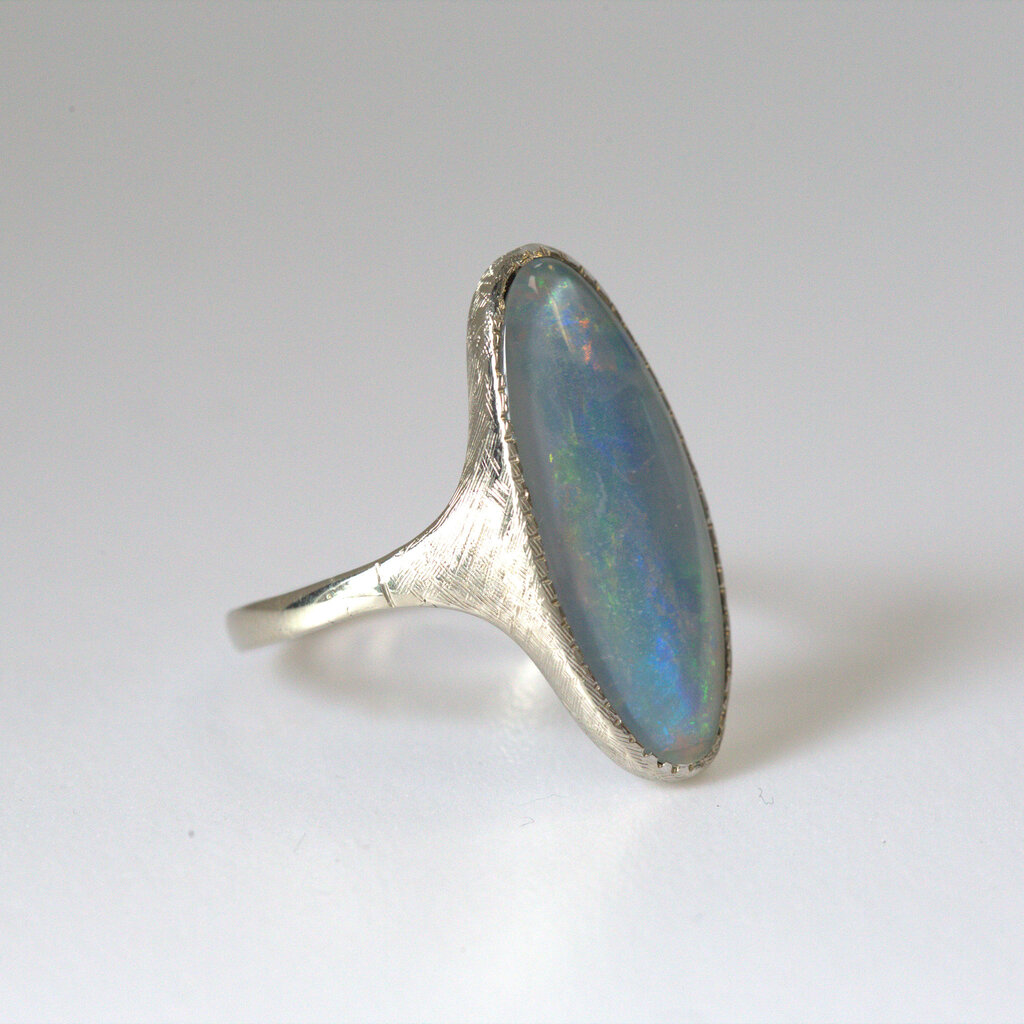American Jewelry ESTATE 14k White Gold 25x10mm Oval Opal Bezel Set Ring (Size 9)