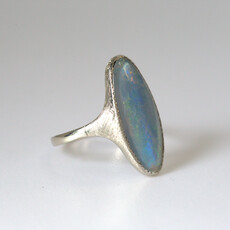 American Jewelry ESTATE 14k White Gold 25x10mm Oval Opal Bezel Set Ring (Size 9)