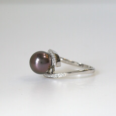 American Jewelry ESTATE 18k White Gold 1/10ctw Diamond & 9.5mm Tahitian Pearl Ring (Size 6.5)