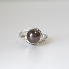 American Jewelry ESTATE 18k White Gold 1/10ctw Diamond & 9.5mm Tahitian Pearl Ring (Size 6.5)