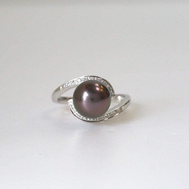 American Jewelry ESTATE 18k White Gold 1/10ctw Diamond & 9.5mm Tahitian Pearl Ring (Size 6.5)