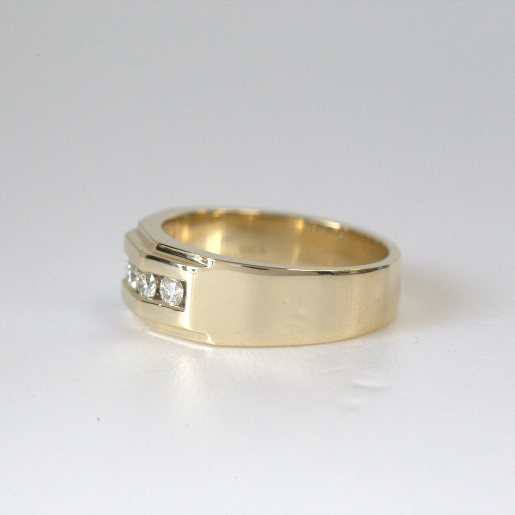 American Jewelry ESTATE 14k Yellow Gold 1/2ctw Round Diamond Channel Set Men's Ring (Size 11)