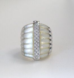 American Jewelry ESTATE 18k White Gold 1/3ctw Diamond & Mother of Pearl Wide Fashion Ring (Size 6)
