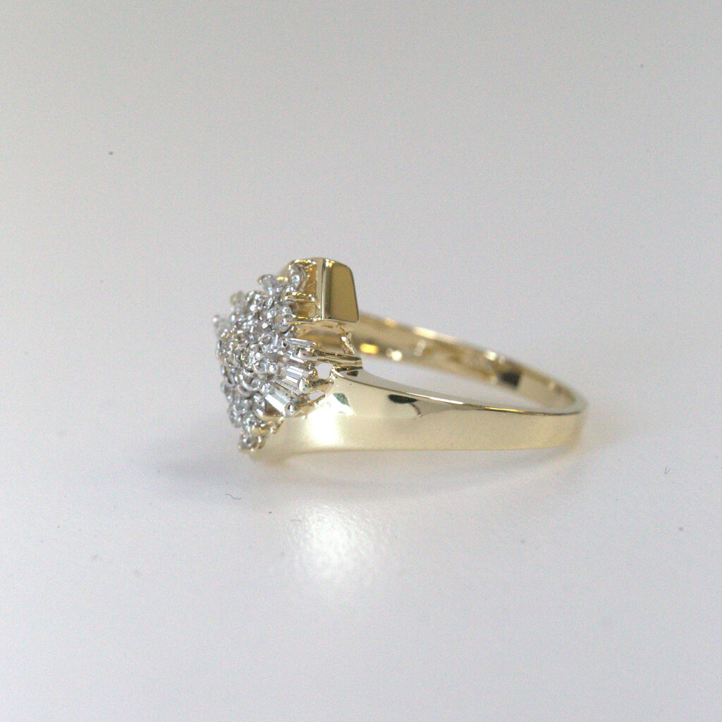 American Jewelry ESTATE 14k Yellow Gold 1/3ctw Baguette & Round Bypass Cluster Ring (Size 6)