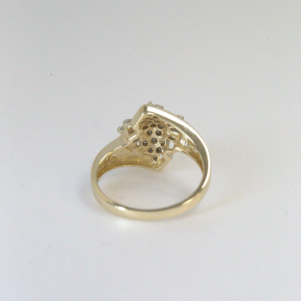 American Jewelry ESTATE 14k Yellow Gold 1/3ctw Baguette & Round Bypass Cluster Ring (Size 6)