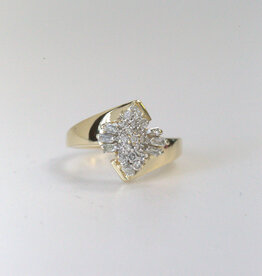 American Jewelry ESTATE 14k Yellow Gold 1/3ctw Baguette & Round Bypass Cluster Ring (Size 6)