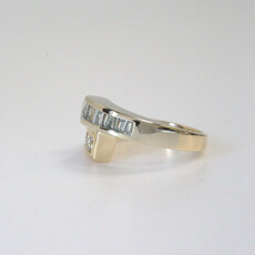 American Jewelry ESTATE 14k Two-Tone Yellow & White Gold 1ctw Round & Baguette Diamond Channel Set Wrap Ring (Size 7)