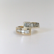 American Jewelry ESTATE 14k Two-Tone Yellow & White Gold 1ctw Round & Baguette Diamond Channel Set Wrap Ring (Size 7)