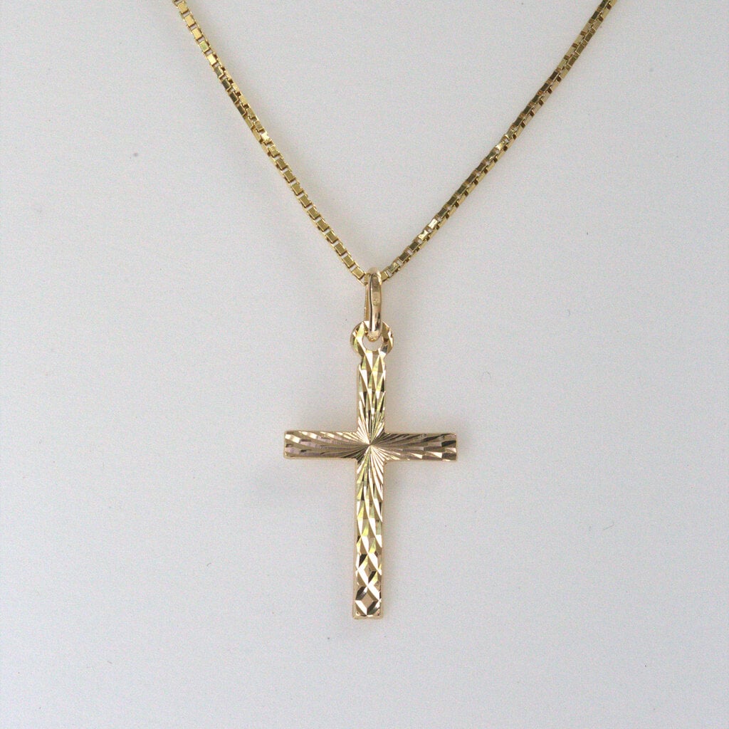 American Jewelry 14k Yellow Gold Cross Pendant Necklace (15.5"-17.5")