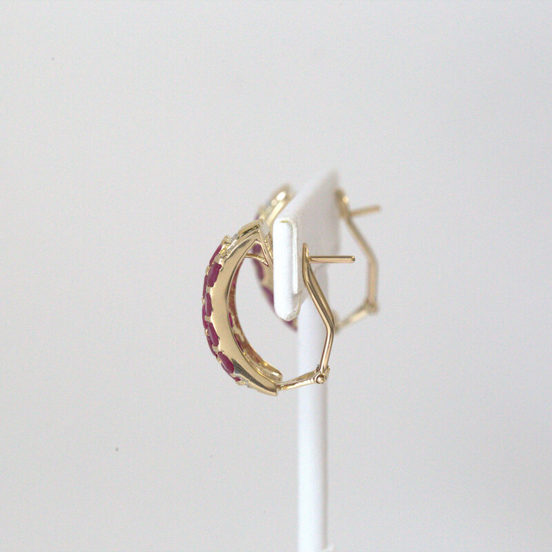 American Jewelry ESTATE 14k Yellow Gold 1/4ctw Diamond 10ctw Ruby Lever-Back Earrings