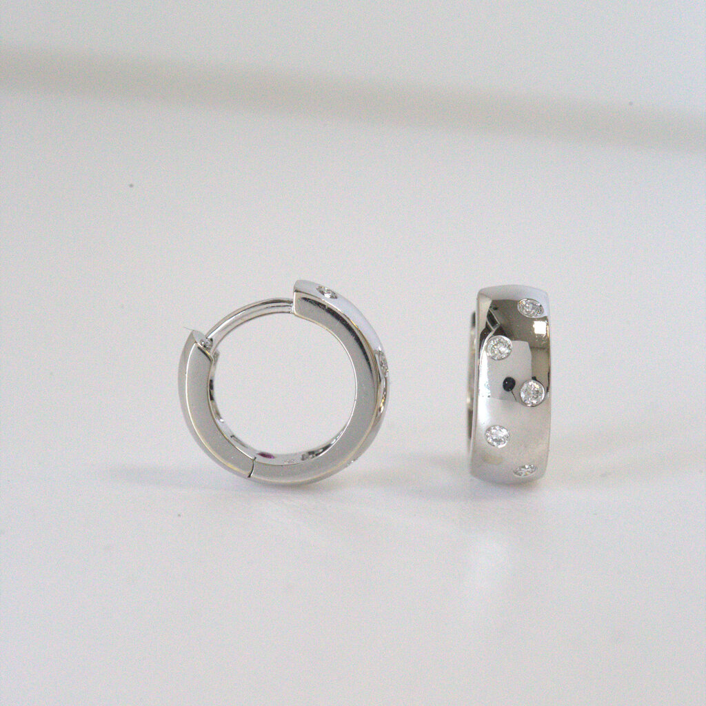 American Jewelry ESTATE 18k White Gold Roberto Coin 5mm Diamond Flush-set Huggie Hoop Earrings