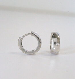 American Jewelry ESTATE 18k White Gold Roberto Coin 5mm Diamond Flush-set Huggie Hoop Earrings