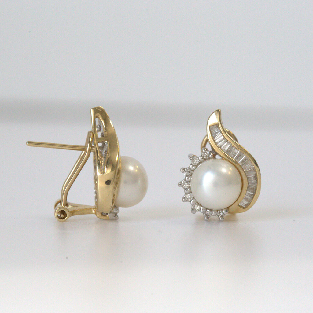 American Jewelry ESTATE 14k Yellow Gold 1/2ctw Round & Baguette Diamond 7.75mm Freshwater Pearl Stud Earrings