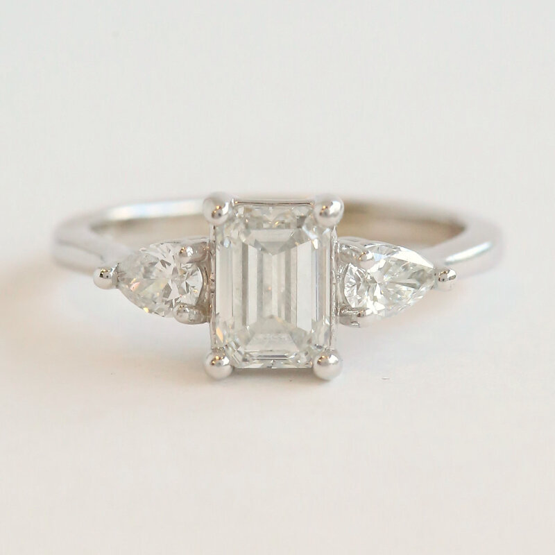 American Jewelry ESTATE 14k White Gold 1.50ctw G/VS1 GIA Emerald & Pear Diamond Past Present Future Engagement Ring (Size 4.5)