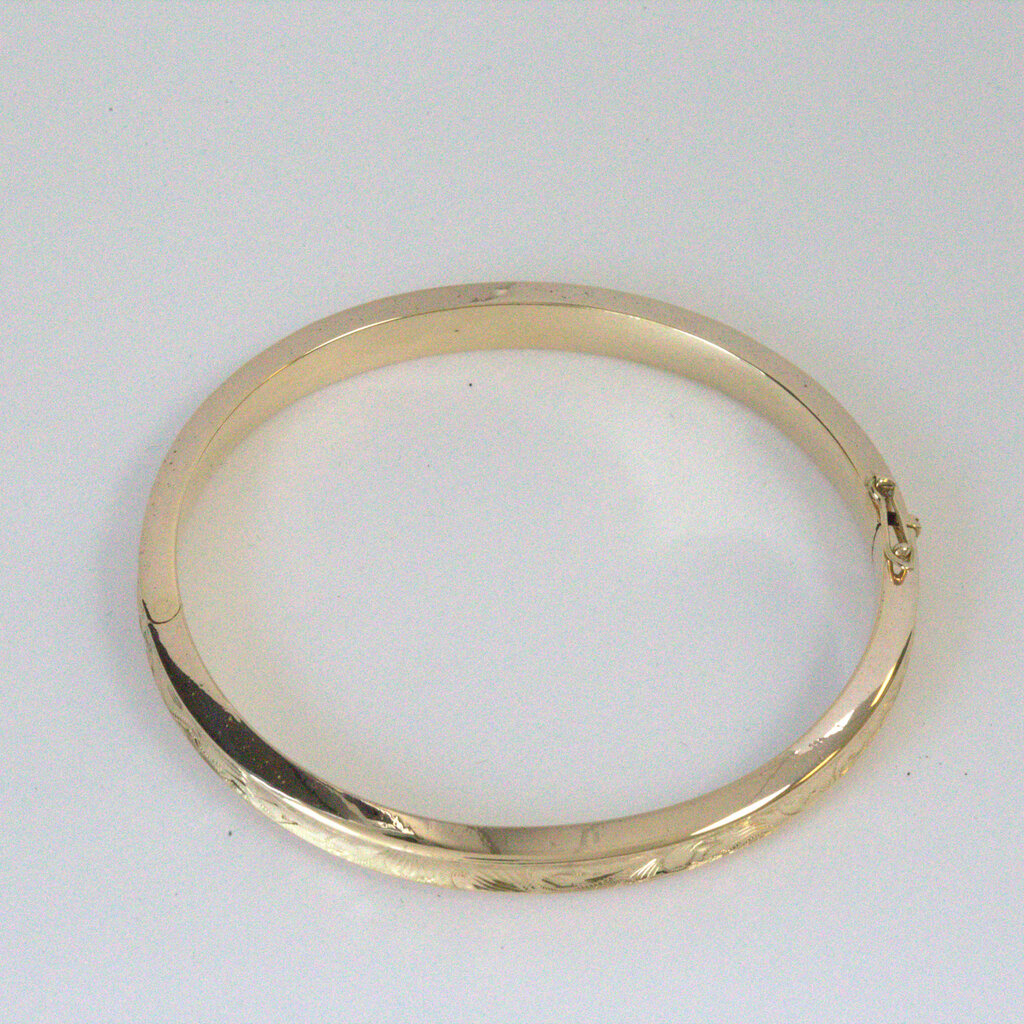 American Jewelry ESTATE 14k Yellow Gold 10mm Engraved Omega Bracelet (7")