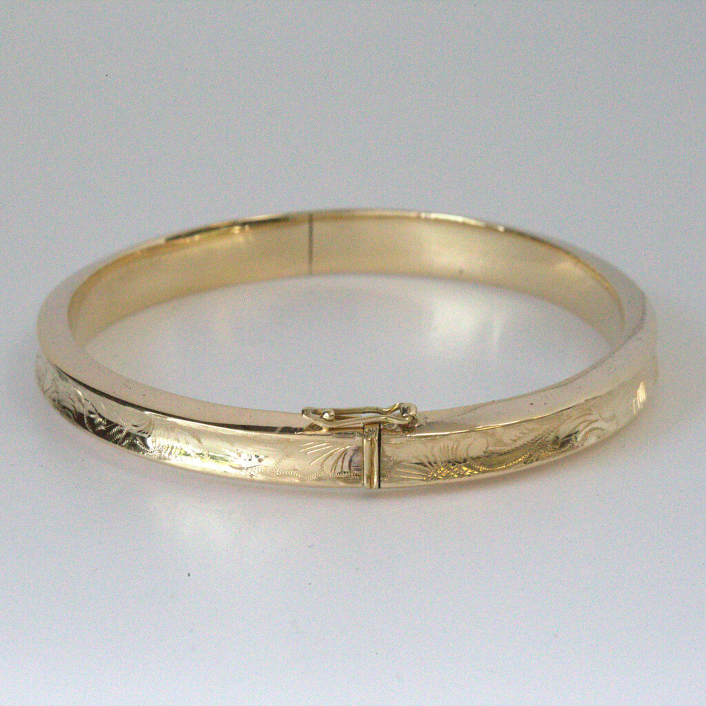 American Jewelry ESTATE 14k Yellow Gold 10mm Engraved Omega Bracelet (7")