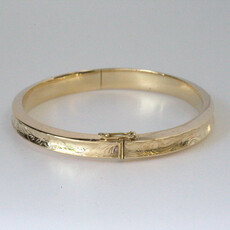 American Jewelry ESTATE 14k Yellow Gold 10mm Engraved Omega Bracelet (7")