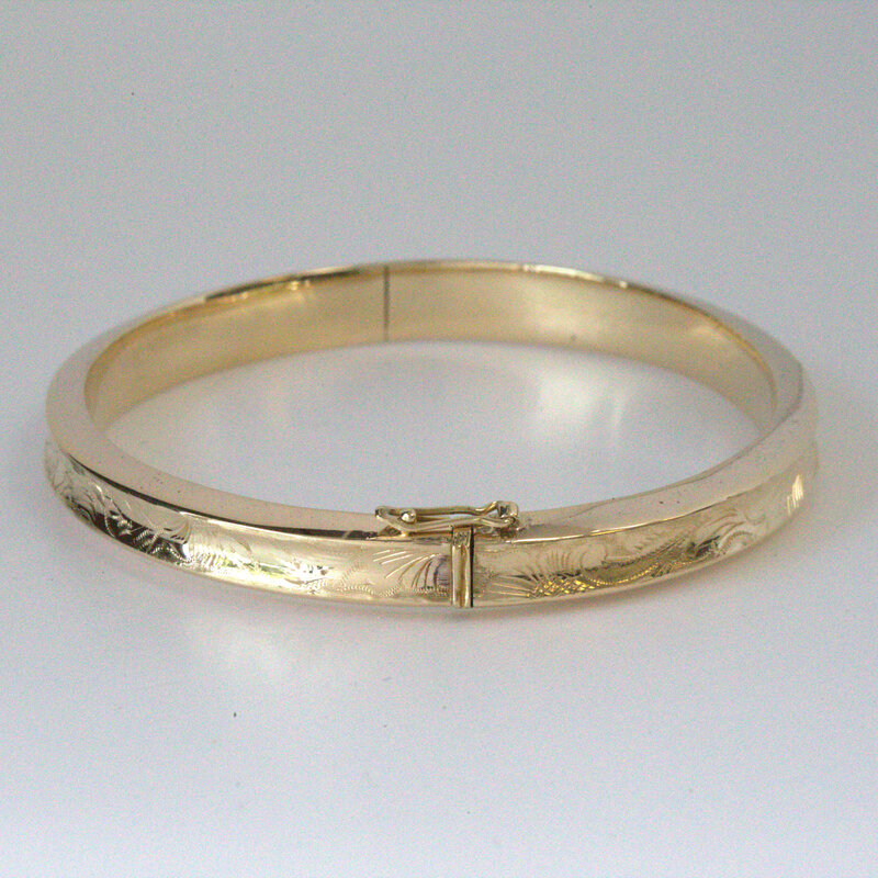 American Jewelry ESTATE 14k Yellow Gold 10mm Engraved Omega Bracelet (7")