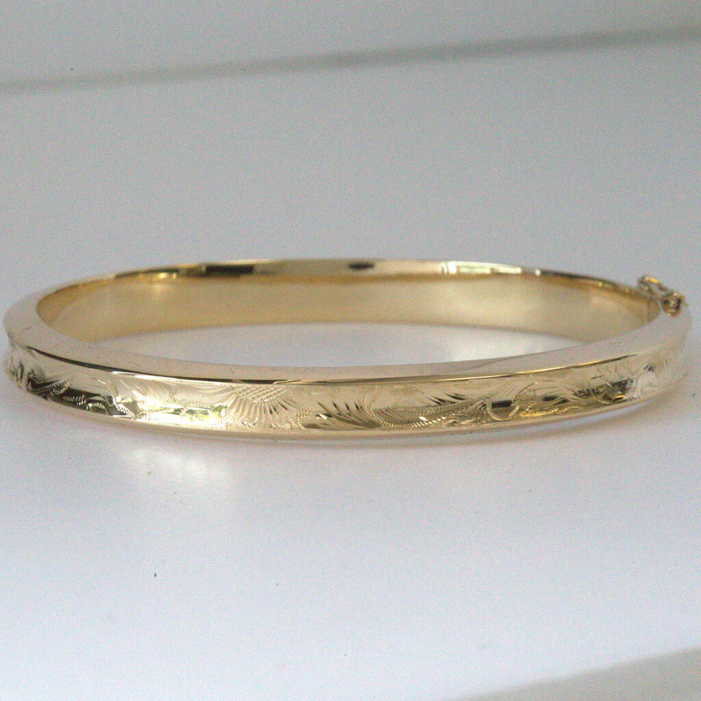 American Jewelry ESTATE 14k Yellow Gold 10mm Engraved Omega Bracelet (7")