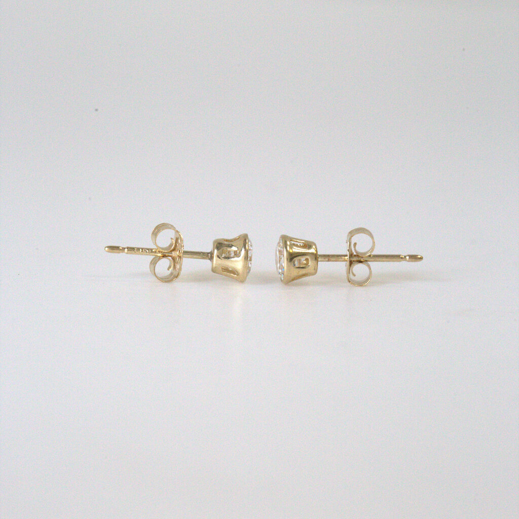 American Jewelry ESTATE 14k Yellow Gold 1/2ctw Round VS Diamond Bezel Stud Earrings
