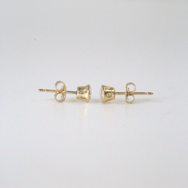 American Jewelry ESTATE 14k Yellow Gold 1/2ctw Round VS Diamond Bezel Stud Earrings