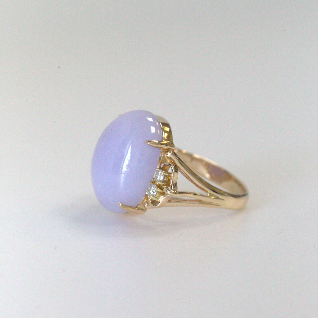 ESTATE 14k Yellow Gold Lavender Jade with approx .12ctw Diamond Accented Fashion Ring