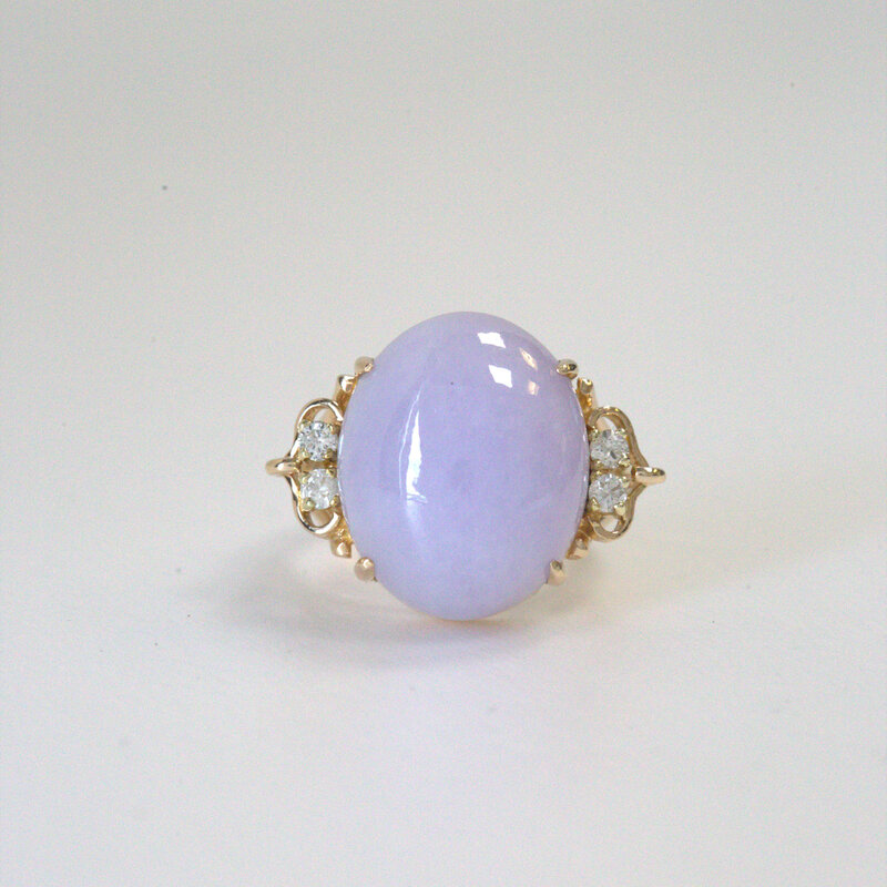 ESTATE 14k Yellow Gold Lavender Jade with approx .12ctw Diamond Accented Fashion Ring