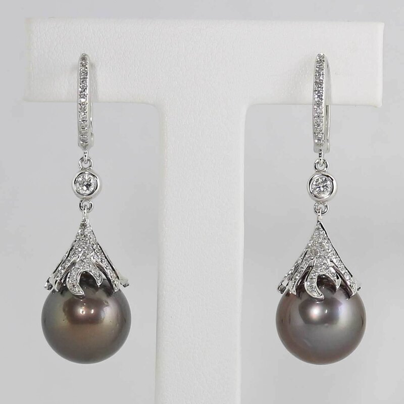 American Jewelry ESTATE 14k White Gold 11.5mm Black Tahitian Pearl & .50ctw Diamond Dangle Earrings