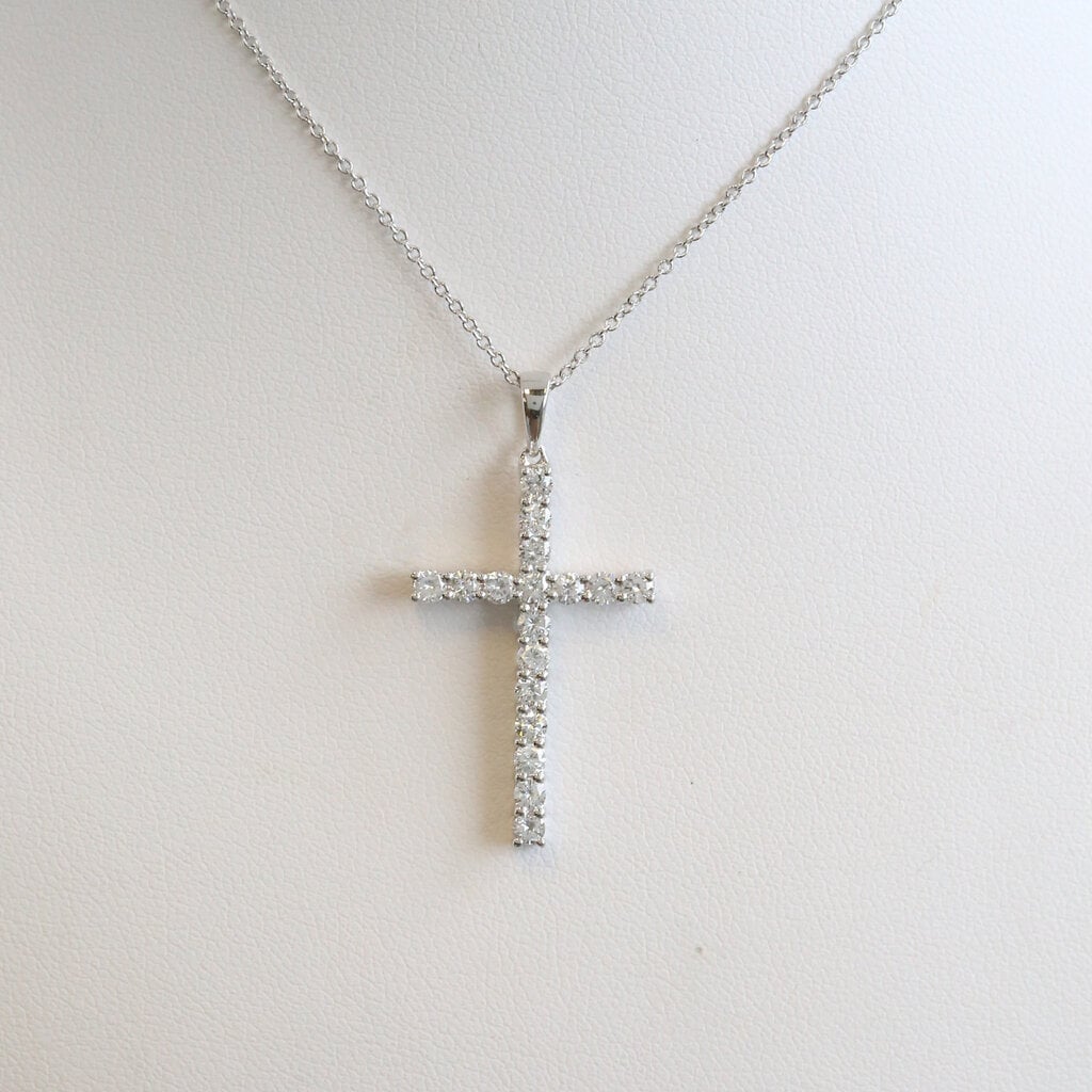 American Jewelry ESTATE 14k White Gold Approx .90ctw Round Diamond Cross Necklace