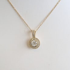 American Jewelry 14k Yellow Gold .76ctw Round Diamond Halo Necklace