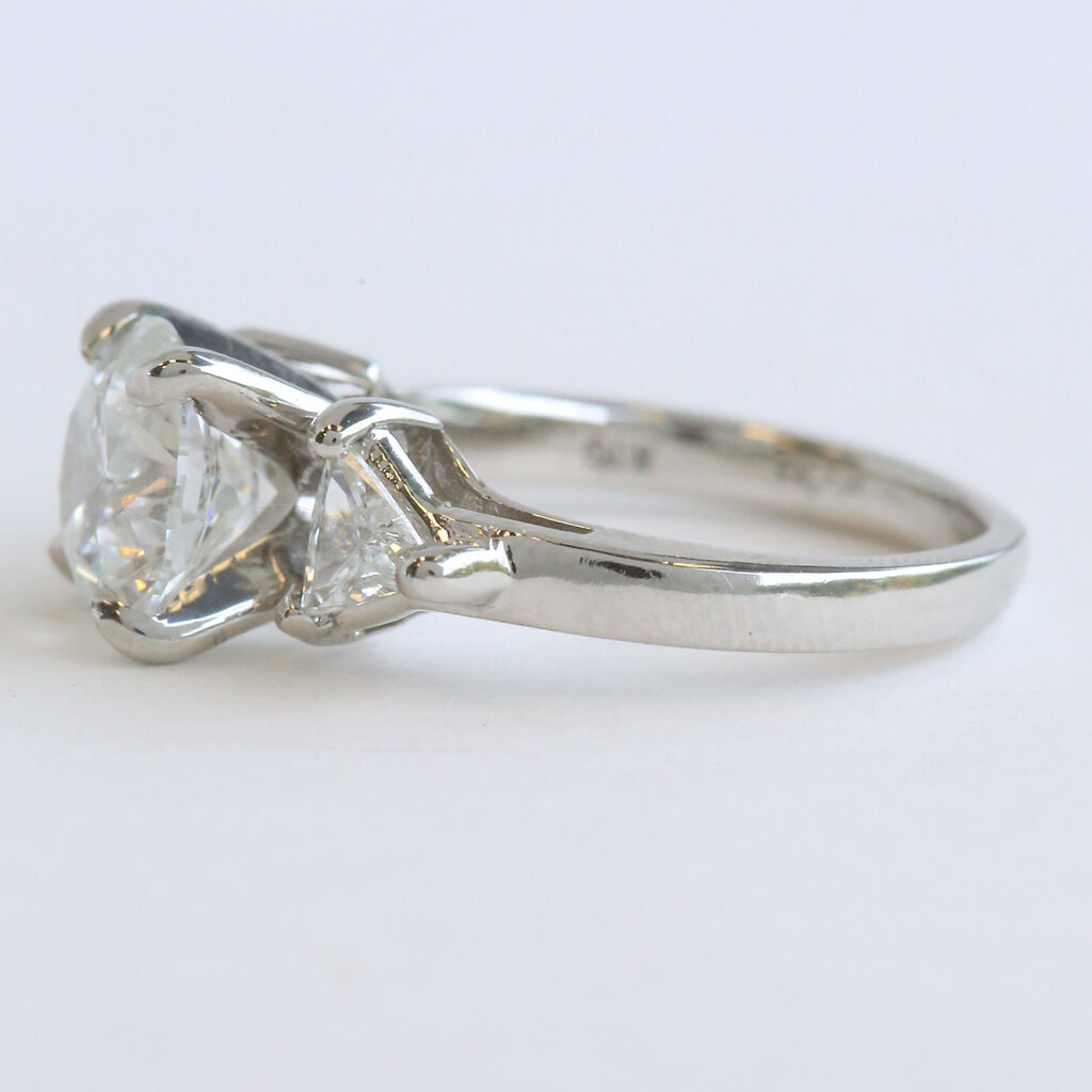 American Jewelry Platinum 3.26ctw (2.51 F/VS1 Lab IGI Ctr) Round & Trillion Diamond Three Stone Engagement Ring