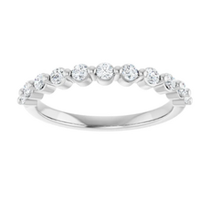 American Jewelry 14k White Gold 1/2ctw Diamond Shared Prong Wedding Band (Size 7)