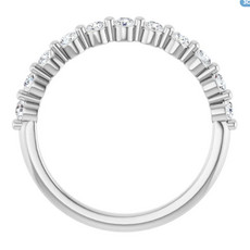 American Jewelry 14k White Gold 1/2ctw Diamond Shared Prong Wedding Band (Size 7)