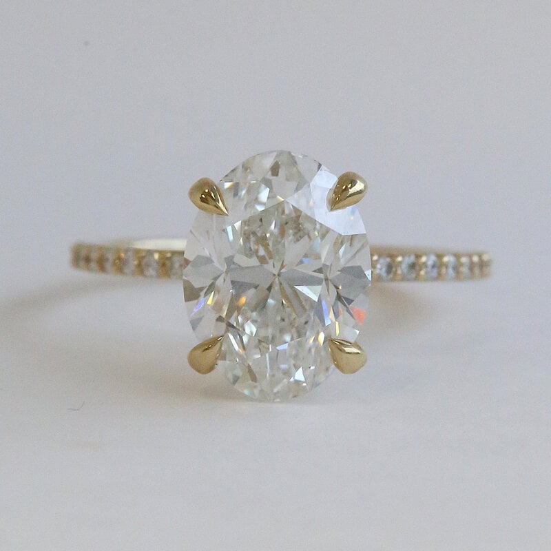 American Jewelry 14k Yellow Gold 4.23ctw (4.01 G/VS2) Lab Grown Oval Diamond Accented Solitaire Engagement Ring