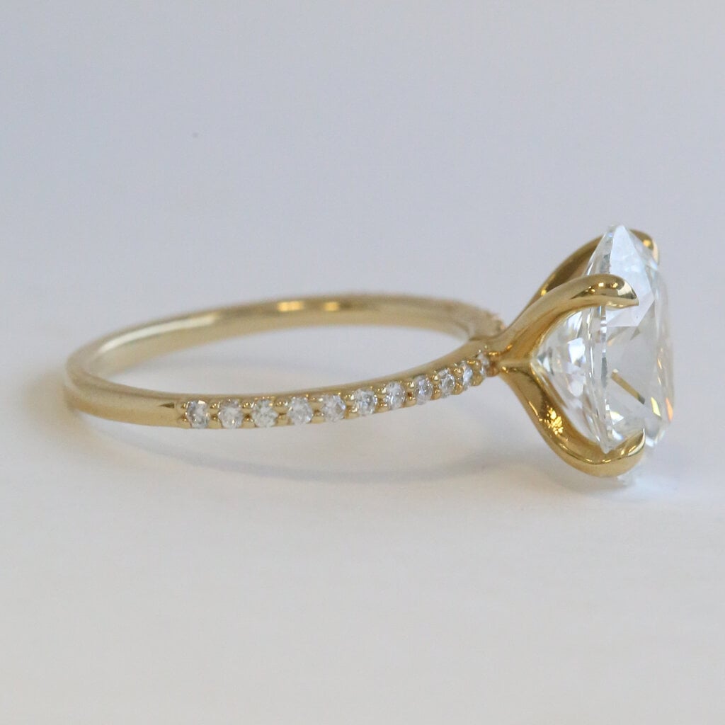 American Jewelry 14k Yellow Gold 4.23ctw (4.01 G/VS2) Lab Grown Oval Diamond Accented Solitaire Engagement Ring