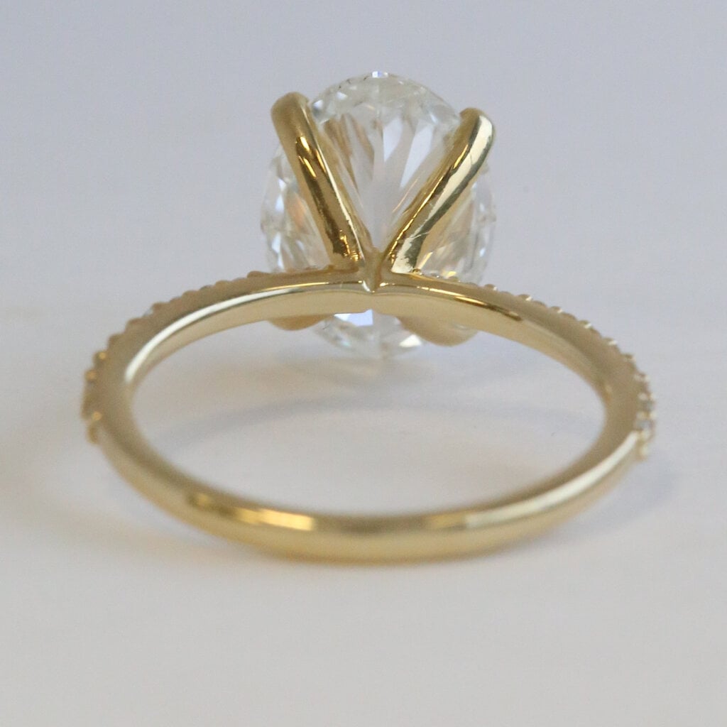 American Jewelry 14k Yellow Gold 4.23ctw (4.01 G/VS2) Lab Grown Oval Diamond Accented Solitaire Engagement Ring