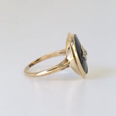 ESTATE 14k Yellow Gold Oval Onyx 0.01ctw Diamond Vintage Ring (Size 8.25)