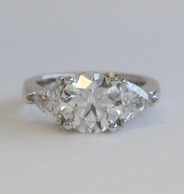 American Jewelry 14k White Gold 4.33ctw (3.01 F/VS1 IGI Ctr) Lab Grown Round & Trillion Diamond 3 Stone Engagement Ring