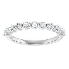 American Jewelry 14k White Gold .50ctw Diamond Single Shared Pprong Straight Wedding Band Ring (size 7)