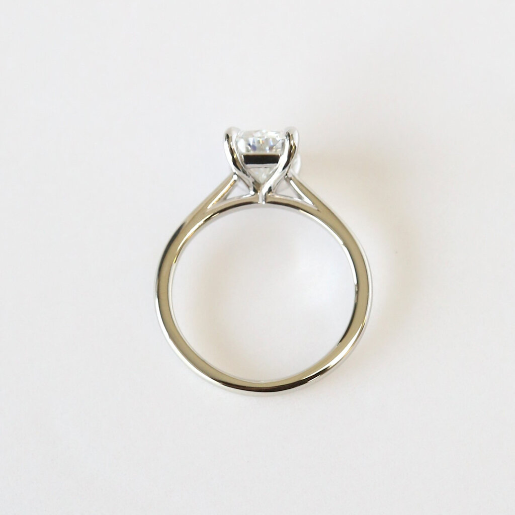 American Jewelry 18k White Gold 1.50ct E/VS2 Elongated Cushion Diamond Cathedral Solitaire Engagement Ring (Size 4.5)