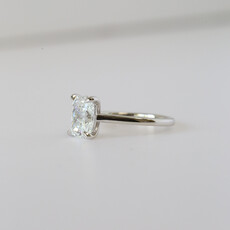 American Jewelry 18k White Gold 1.50ct E/VS2 Elongated Cushion Diamond Cathedral Solitaire Engagement Ring (Size 4.5)