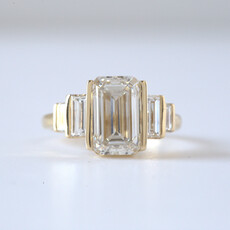 14k Yellow Gold 4.30ctw (3.59 F/VVS2 IGI Center) Emerald Lab Grown 5-Stone Half Bezel Diamond Engagement Ring Size 7.25