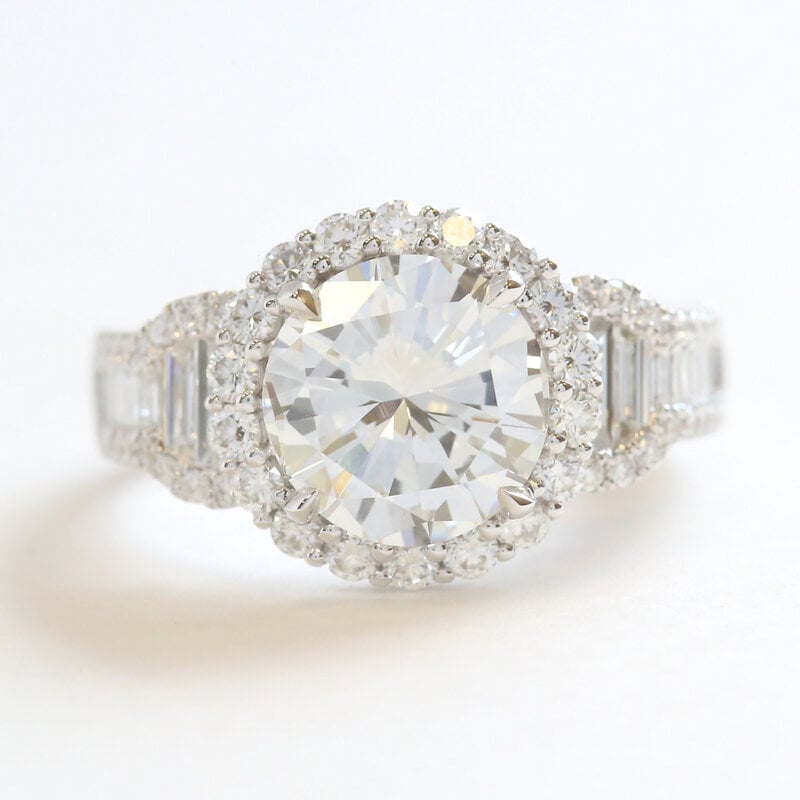 American Jewelry 18k White Gold 4.22ctw (3.00 I/VS1 GIA Ctr) Round Diamond Accented Baguette Halo Engagement Ring